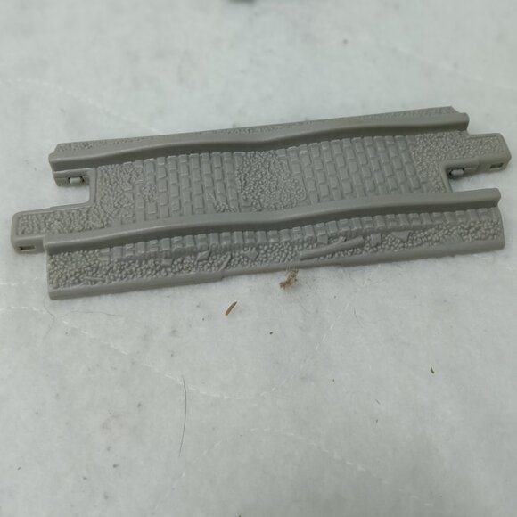 Fisher Price Geotrax 32 Pieces of Gray Railway Tracks - Picture 3 of 7